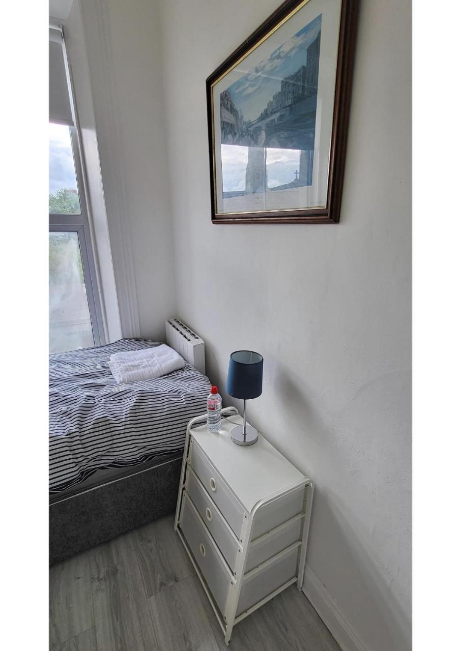 Naas Town - Budget Double Bedrooms Eksteriør bilde