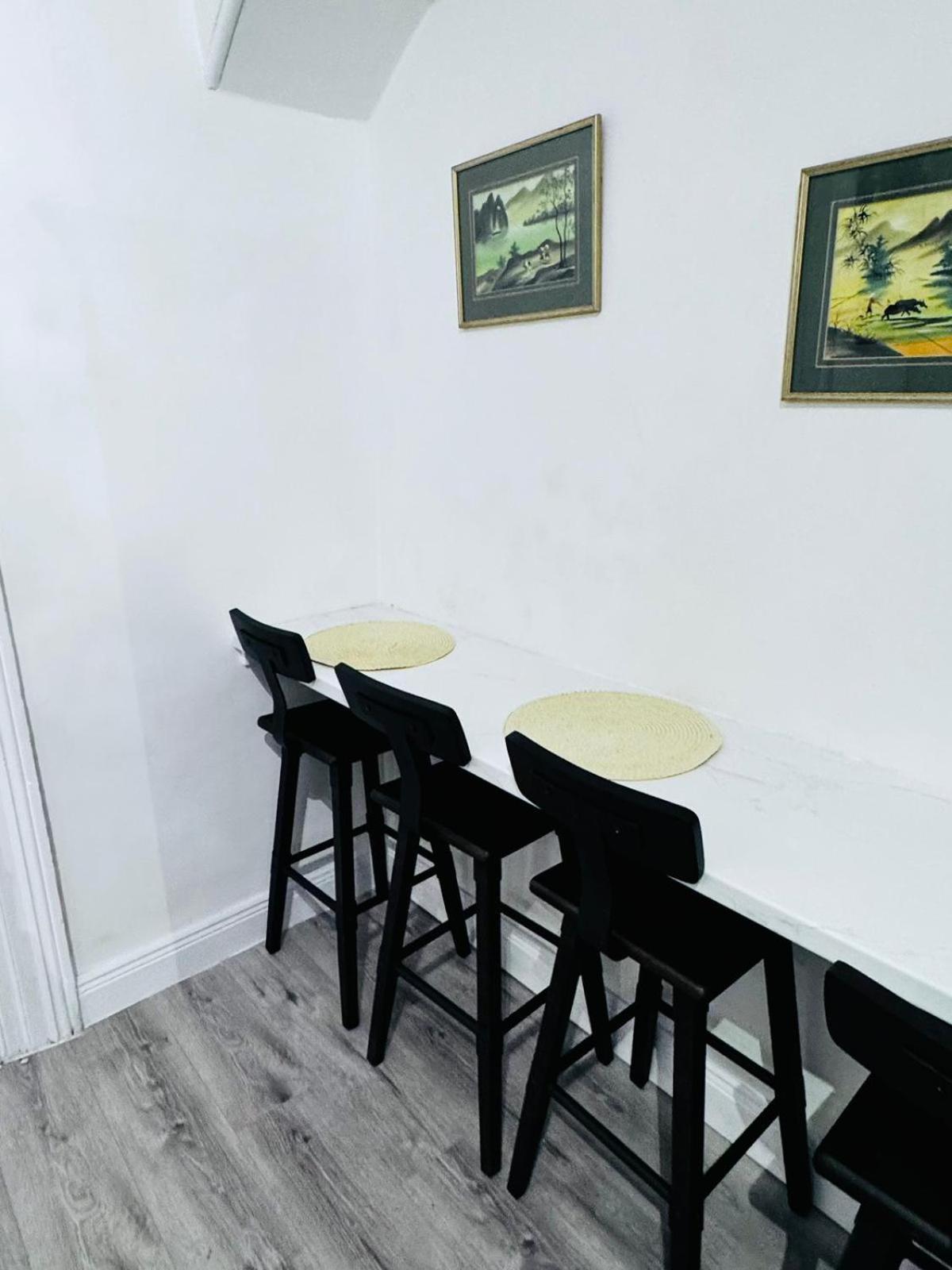 Naas Town - Budget Double Bedrooms Eksteriør bilde