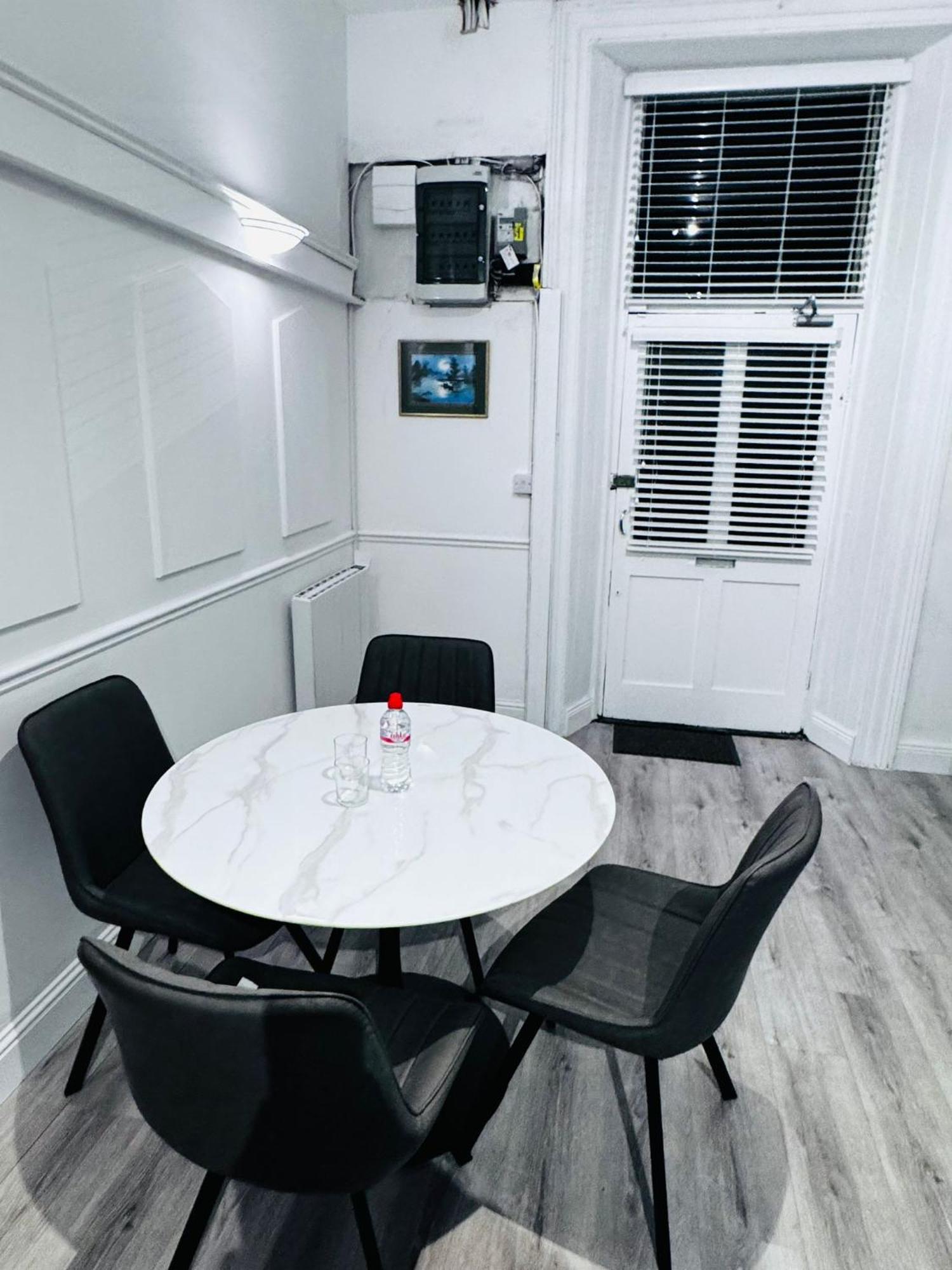Naas Town - Budget Double Bedrooms Eksteriør bilde